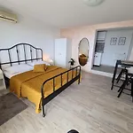 Tolj Διαμέρισμα *