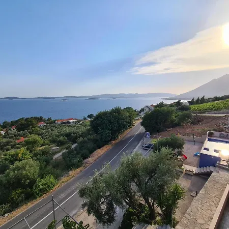 Tolj Apartmán