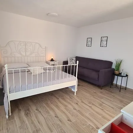 Tolj Apartmán *