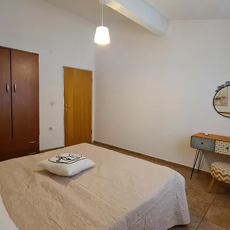 Tolj Apartmán